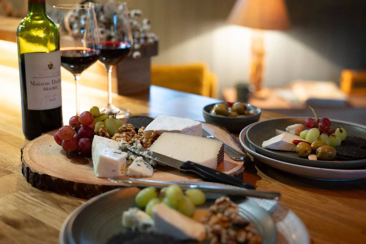 Romantic cheese & wine evenings - Luxury Glamping Cabin Carmarthenshire, West Wales