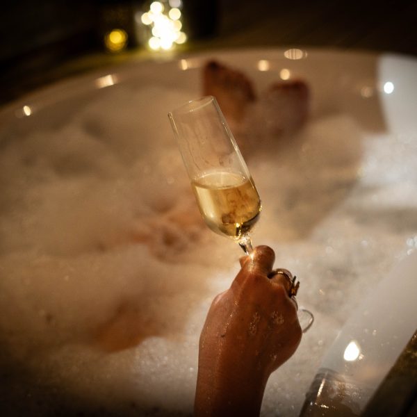 Outdoor Bathing with Prosecco - Luxury Glamping Cabin Carmarthenshire, West Wales